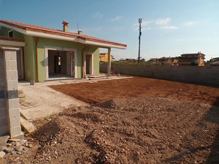 Casa quadrilocale in vendita in Via Maria Grazia, Anzio