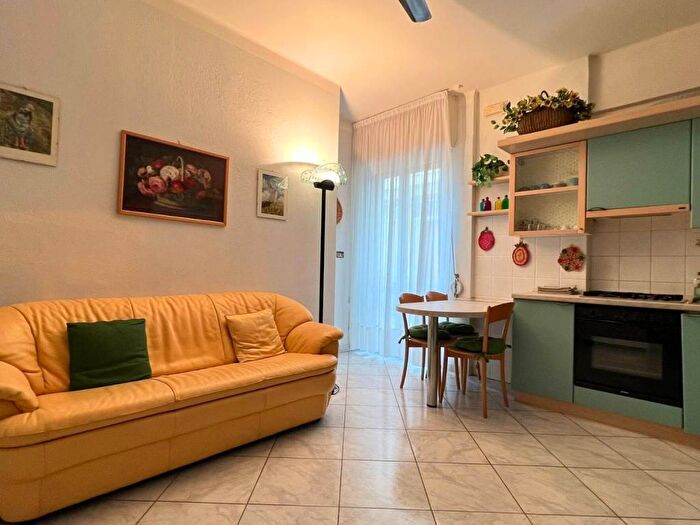 Appartamento trilocale in affitto in Via Aurelia, Centro, Loano