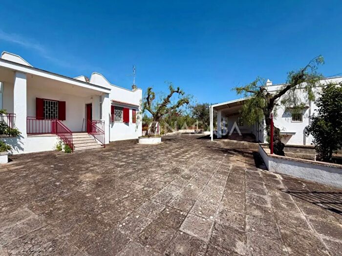 Casa con 7 locali in vendita in Strada Statale SNC, Ostuni