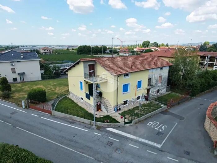 Appartamento quadrilocale in vendita in Via Laveni, Adro