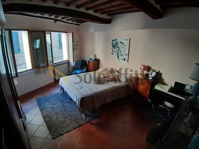 Appartamento trilocale in affitto in Oliviera, Siena