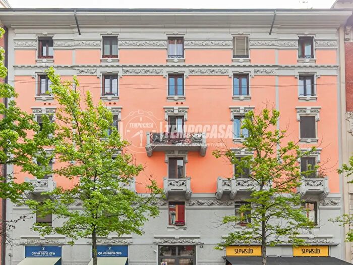 Appartamento trilocale in vendita in Via Garigliano, Milano