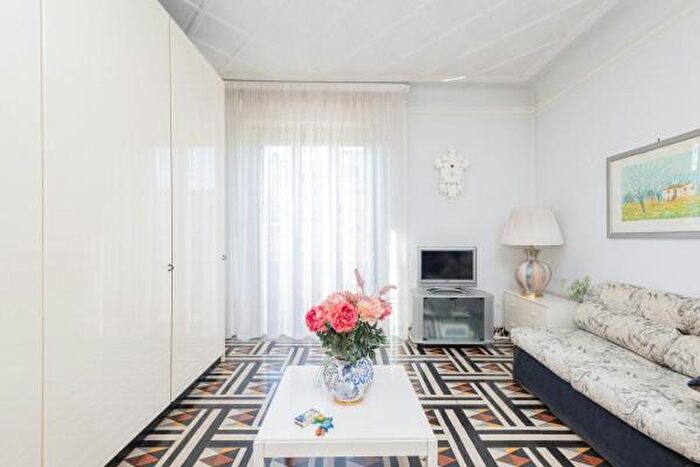 Appartamento trilocale in vendita in Via Antonio Oroboni, Milano