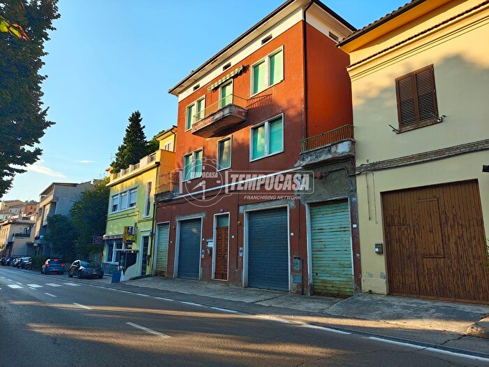 Casa con 5 locali in vendita in Castelfidardo