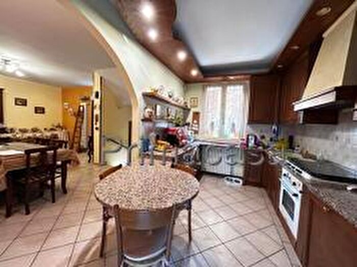 Casa quadrilocale in vendita in Via Volta, Prevalle