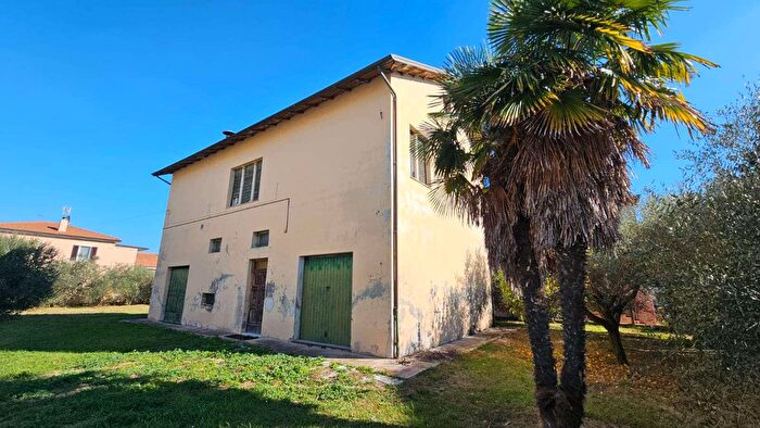Casa con 7 locali in vendita in Via Toscana, Jesi
