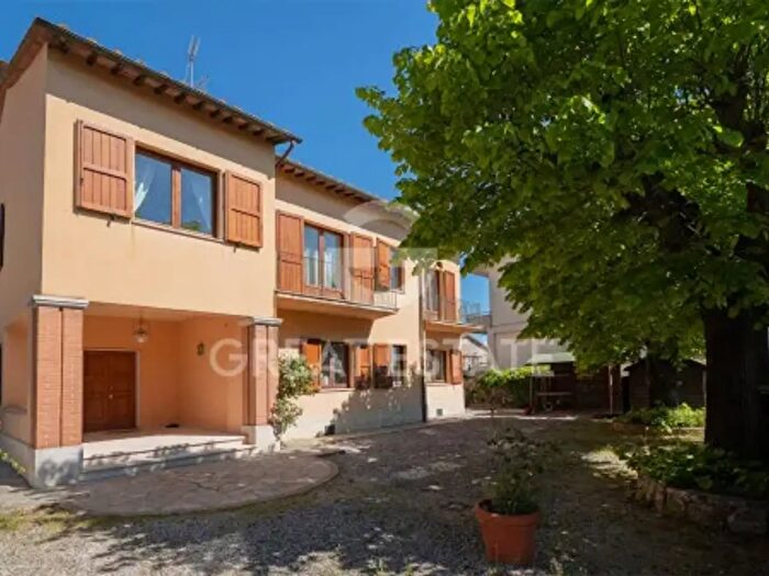 Casa con 6 locali in vendita in Via Elio Bernabei, Montepulciano