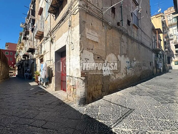 Appartamento bilocale in vendita in Vico Annibale De Gasperis, Napoli