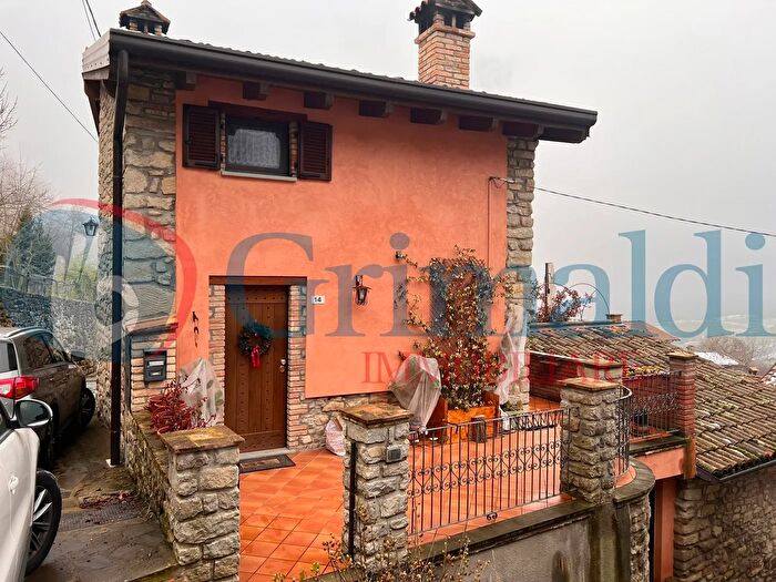 Casa con 5 locali in vendita in Via Casa Andrini, Colli Verdi