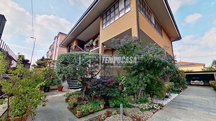 Appartamento quadrilocale in vendita in Via Monte Bianco, Brugherio