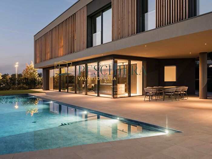 Casa con 7 locali in vendita in Via Bertoletta, Peschiera Del Garda