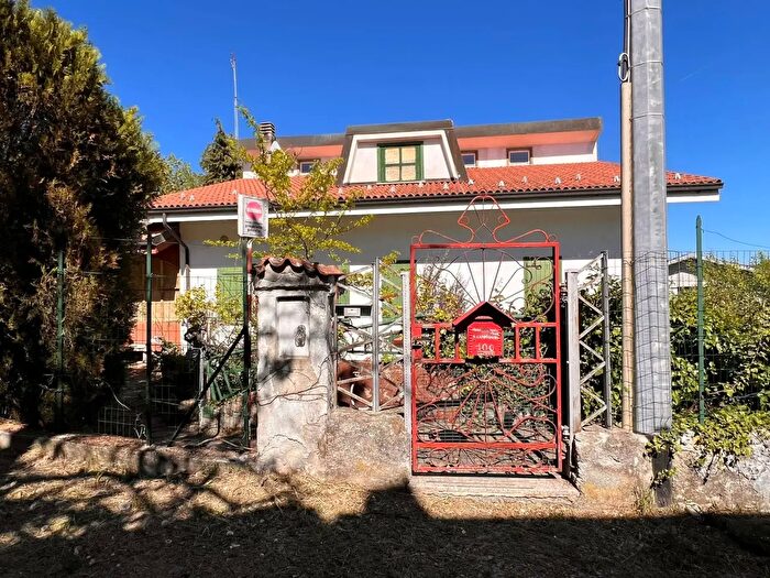 Casa con 8 locali in vendita in Località Colafee, Ponzone