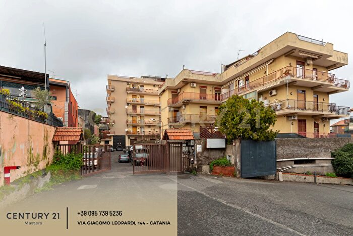 Appartamento trilocale in vendita in Via Caduti del Lavoro, Gravina Di Catania