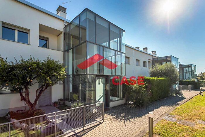 Appartamento trilocale in vendita in Via Puccini, Seriate