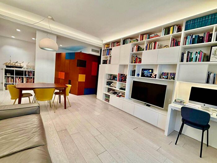 Appartamento trilocale in affitto in Via Luigi Frapolli, Argonne Corsica, Milano