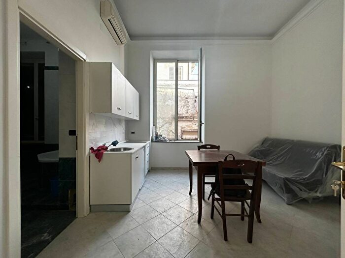 Appartamento monolocale in affitto in Via Francesco Girardi, Monte Santo, Napoli