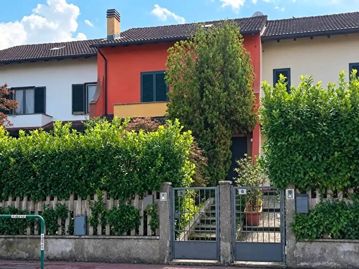 Casa con 5 locali in vendita in Mortara