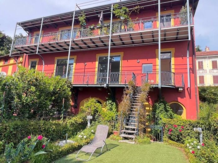 Appartamento quadrilocale in affitto in Via Vittorio Veneto, Pallanza Lago, Verbania