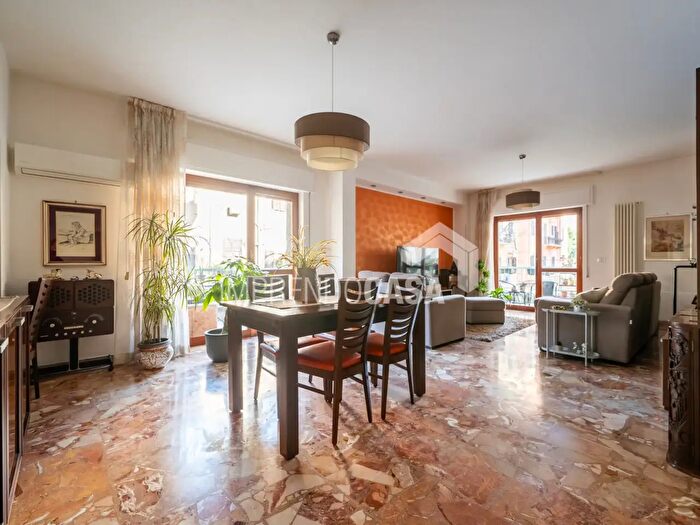 Appartamento con 5 locali in vendita in Via N Morello, Palermo