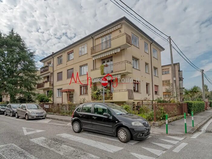 Appartamento quadrilocale in vendita in Via col Berretta, Padova
