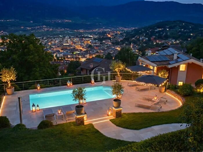 Casa con 5 locali in vendita in Via della Pinera, Rovereto