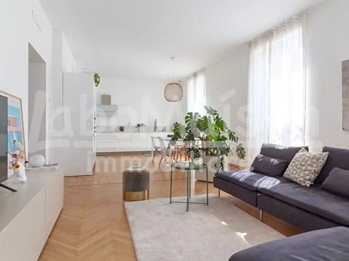 Appartamento trilocale in vendita in Via Mazza, Gavirate