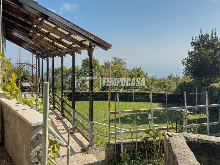 Appartamento con 6 locali in vendita in Via delle Prese, Sangano