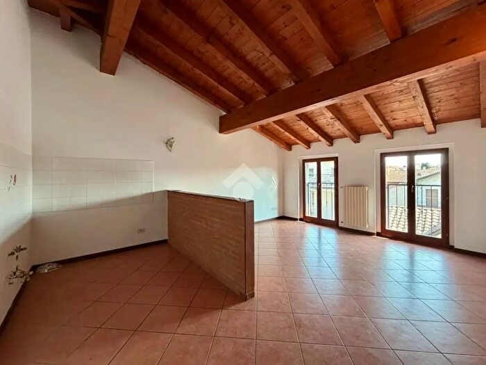 Appartamento trilocale in vendita in Via Antonio Locatelli, Misano Di Gera DAdda