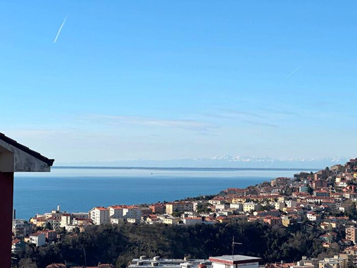 Appartamento bilocale in affitto in Via Commerciale, Roiano, Trieste