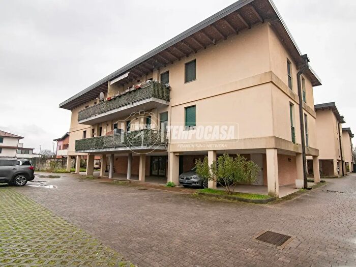 Appartamento bilocale in vendita in Via Treviglio, Fara Gera DAdda