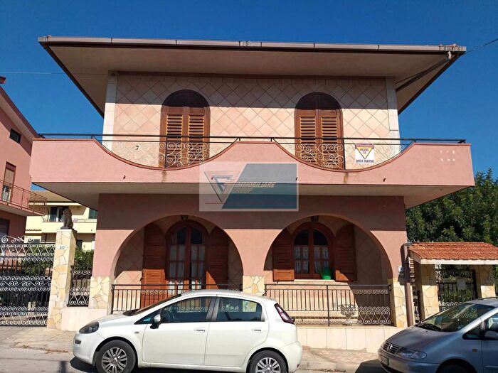 Casa quadrilocale in vendita in Priolo Gargallo