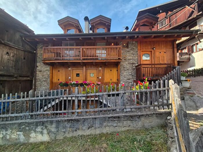Appartamento trilocale in vendita in Via della Casacia, Peio