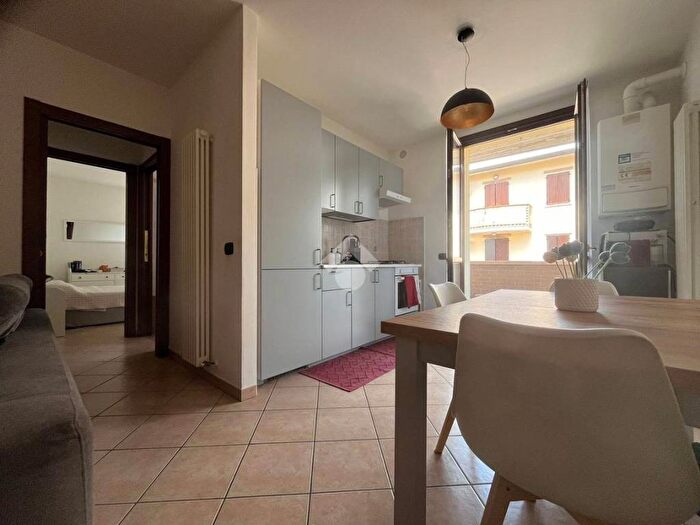 Appartamento trilocale in affitto in via Puccini, Centro, Castelnovo di Sotto