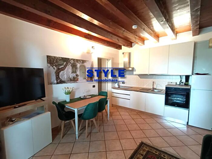 Appartamento trilocale in vendita in Mira