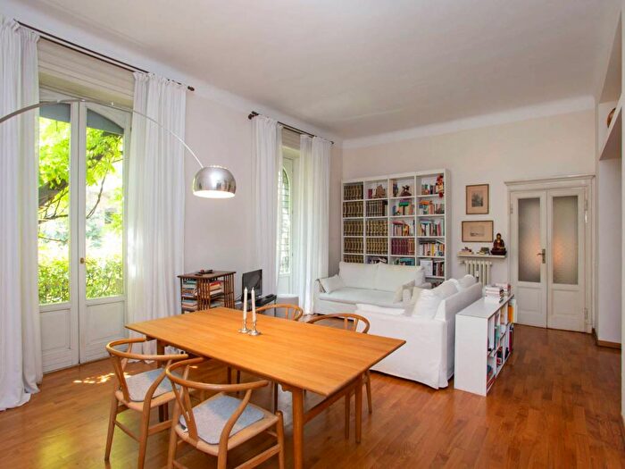 Appartamento trilocale in affitto in Via Ozieri, Plebisciti Susa, Milano