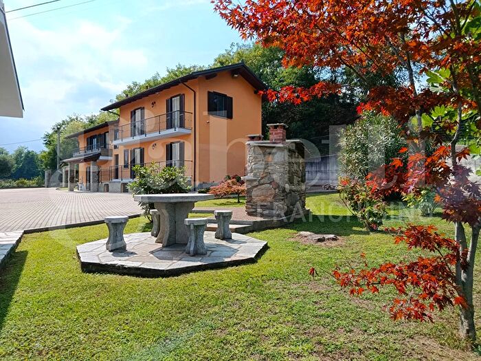 Casa con 6 locali in vendita in Strada Ghiaie, Bricherasio