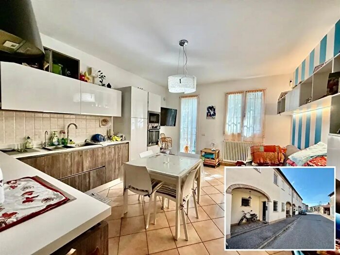 Casa quadrilocale in vendita in Via Mirri, Alfonsine