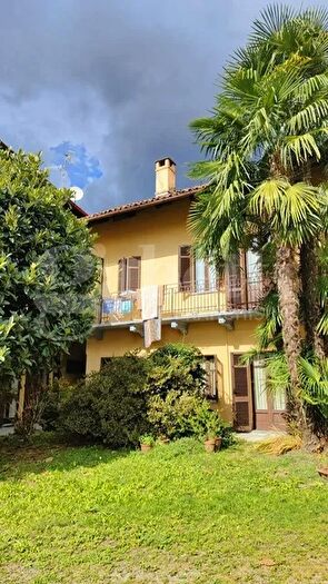 Casa con 5 locali in vendita in Via Alfieri, Biella