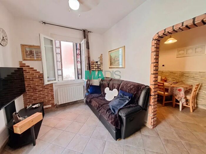 Casa bilocale in vendita in Via Cava, Prato
