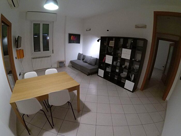 Appartamento trilocale in affitto in Viali, Modena