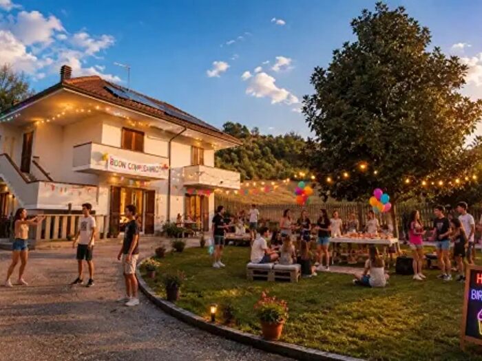 Casa con 6 locali in vendita in Folignano