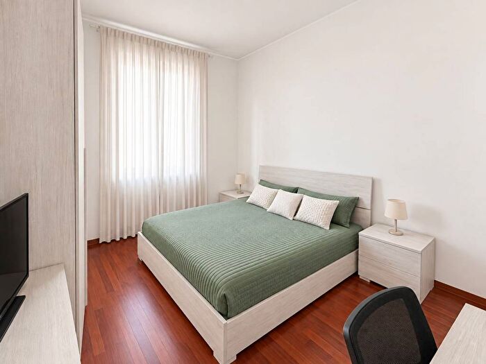 Appartamento con 5 locali in affitto in Via Giuseppe Pecchio, Buenos Aires, Milano