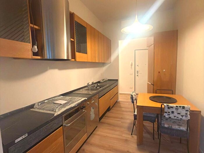 Appartamento trilocale in affitto in Via Pietro Panzeri, Ticinese, Milano