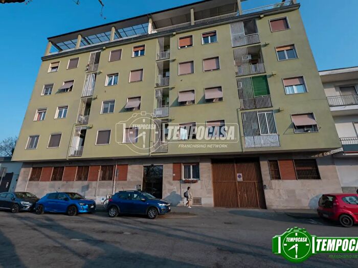Appartamento bilocale in vendita in Via Italia, Cesano Boscone