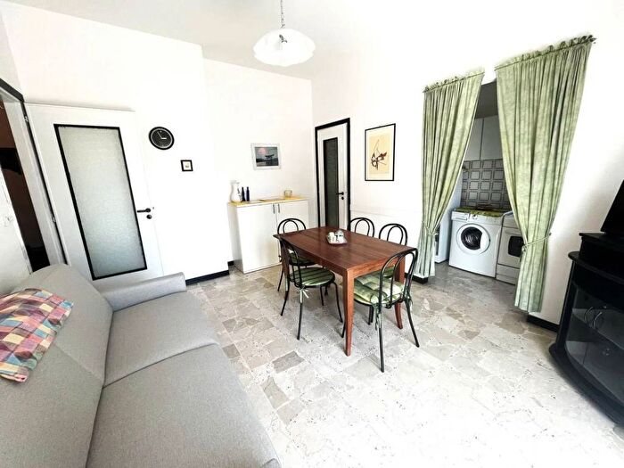 Appartamento bilocale in affitto in Piazza Gramsci, Borghetto Santo Spirito