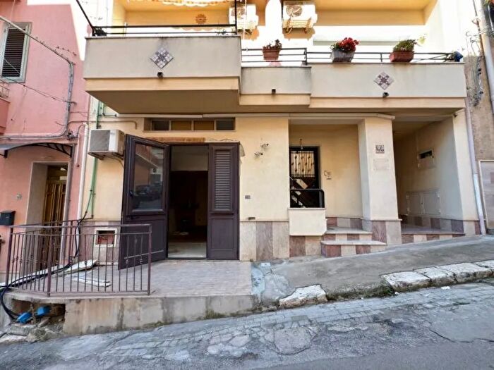 Appartamento con 5 locali in vendita in Balestrate Via Papa Giovanni XXIII, Balestrate