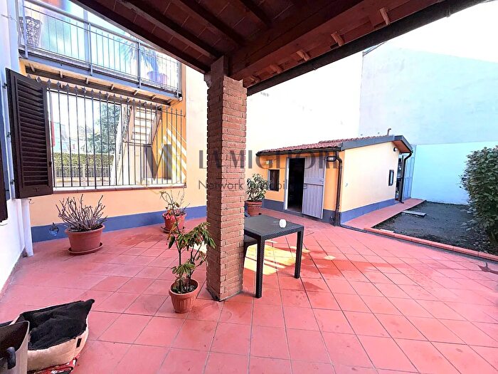 Casa quadrilocale in vendita in Campi Bisenzio