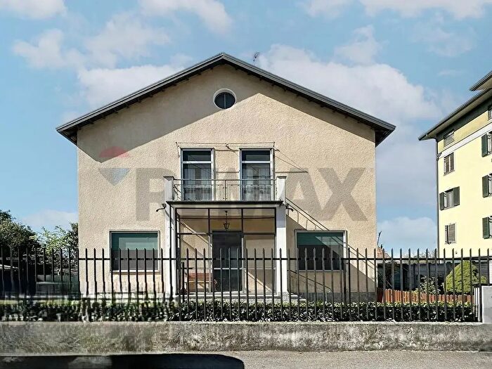 Casa trilocale in vendita in Via Raffaello Barbiera, Milano