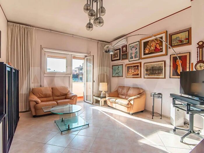 Appartamento quadrilocale in vendita in Via Francesco Miceli Picardi, Roma