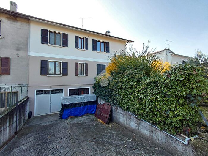 Appartamento quadrilocale in vendita in Via Cadimarco, Fiesse